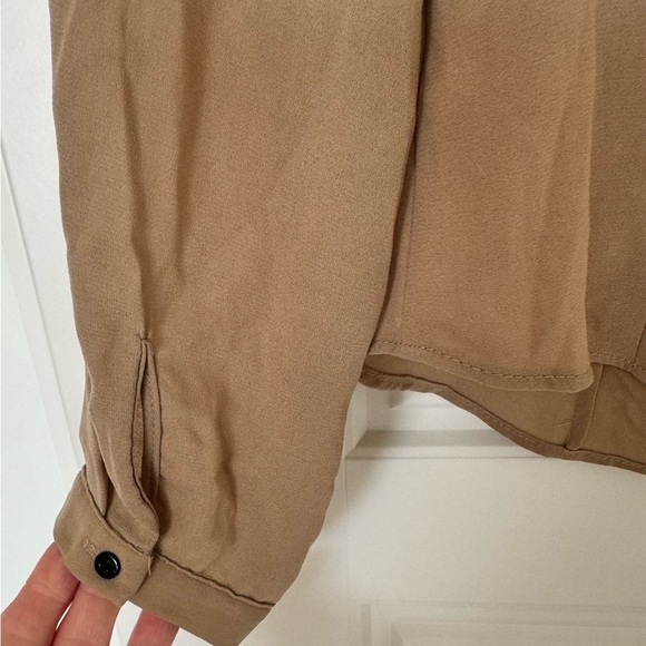 Zara Basic Women’s Ruffle PleatFront Button Blouse Tan Polyester Workwear Size M - Picture 6 of 7